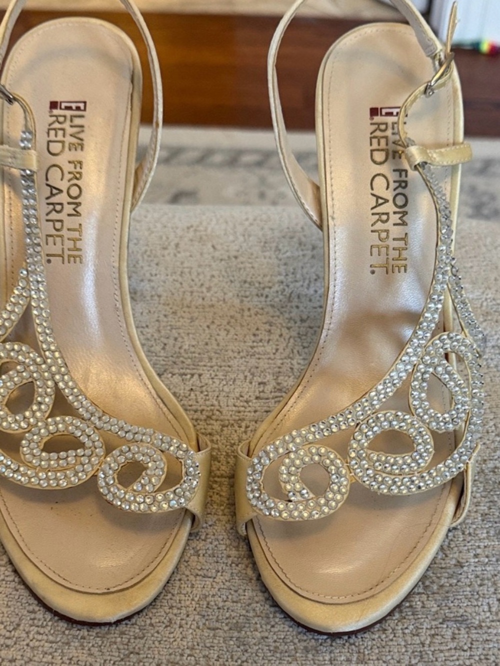E! Live From the Red Carpet Gold Rhinestone Y2K Slingback Heels 9.5
